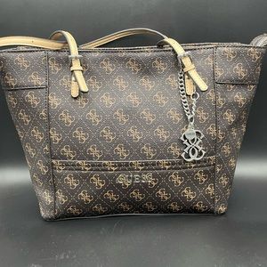 Guess Tote
